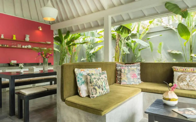 Gili Khumba Villas