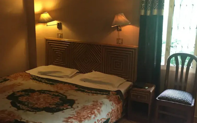 Hotel Woodland