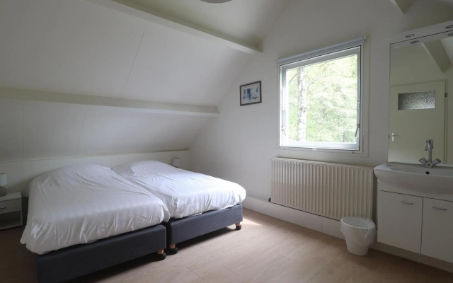 Nice House With a Dishwasher, Giethoorn at 21 km