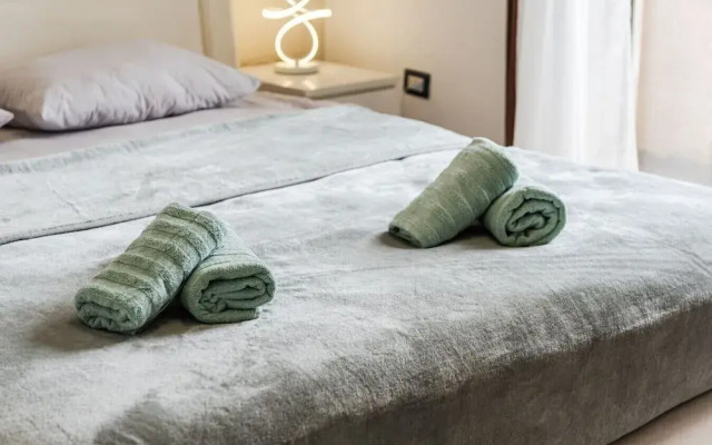 Modern Apartment With Scenic Views Earthy Vibes