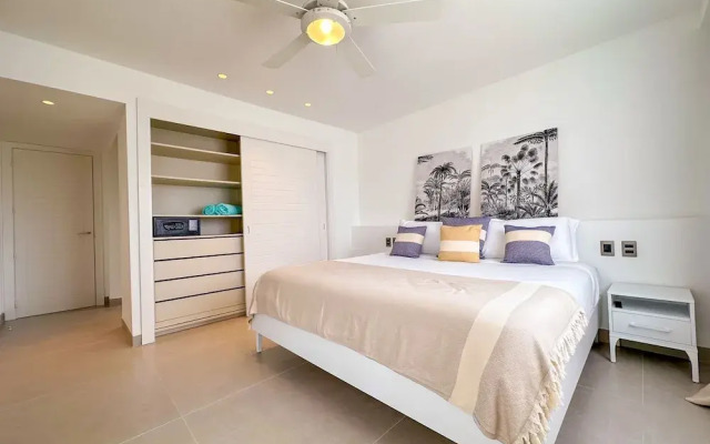 Luxury Penthouse 3 Bedroom Ocean Views