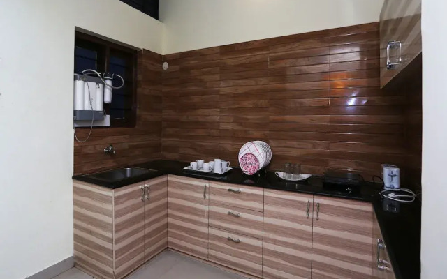 OYO 9263 Home Breezy 2BHK Raja's Seat