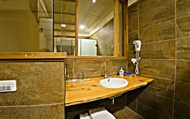 Sasa Nor Lamour B & B