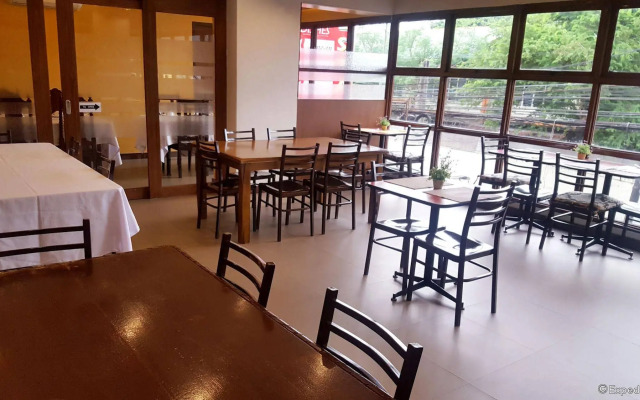 ZEN Rooms West Makati Hotel