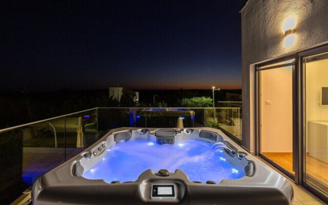 Awesome Home in Krnica with Hot Tub, WiFi & 3 Bedrooms