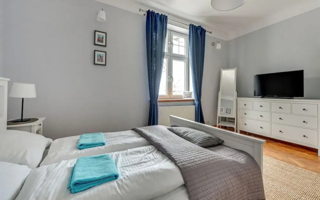 Grand Apartments - Brooklyn