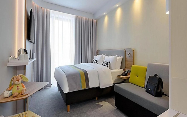 Holiday Inn Express Cambridge West Cambourne by IHG
