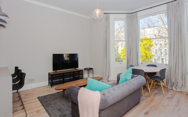 Modern & Spacious 1 Bedroom Apartment in London