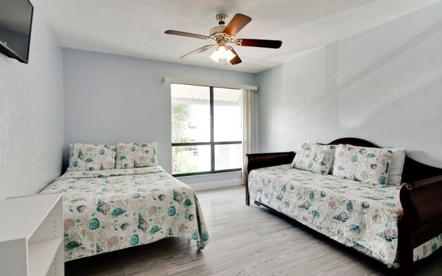 Runaway Bay Resort by BBG