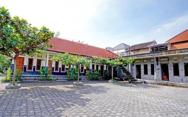 OYO 90860 Tunjung Sari 8
