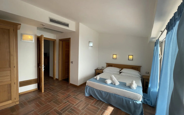Trevi Village