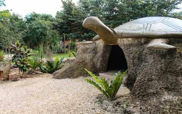 Real Mayab Hotel & Bungalows