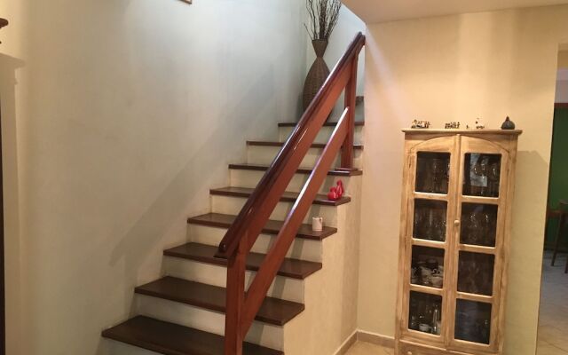 Espaço gourmet e home-office na Granja Viana