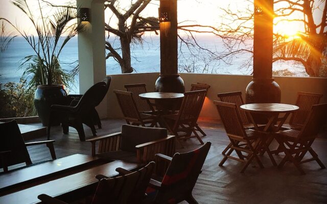 Arte-Sano Hotel Cafe