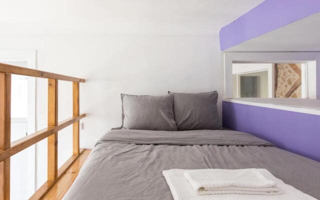 Beautiful 2BR high ceiling/50m from TimeOut market