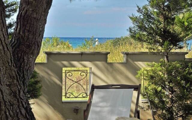 Christy's Beach Villas