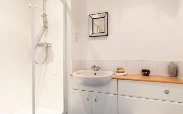 2 Bedroom Apartment Edinburgh Gate Harlow