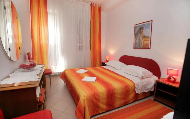 Apartments by the sea Trogir - 14907