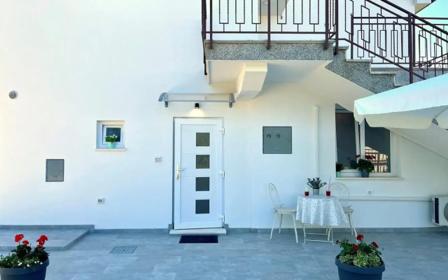 Apartment Erika - for 2 near the beach