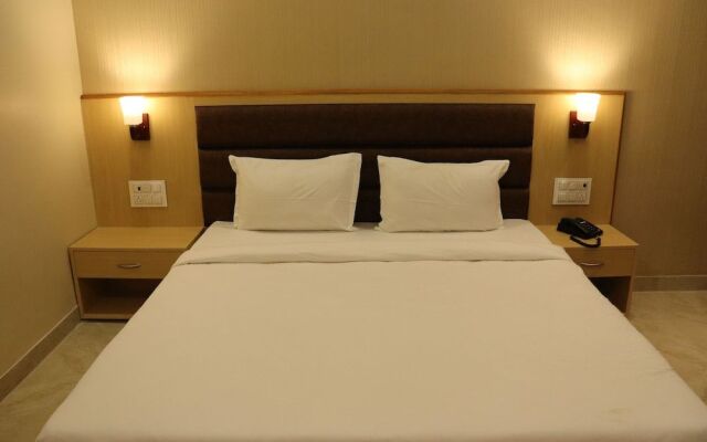 Hotel Aarunya Royale