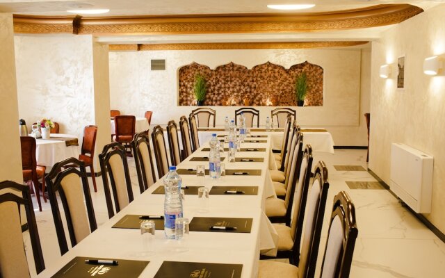 Hotel Vrbak ND