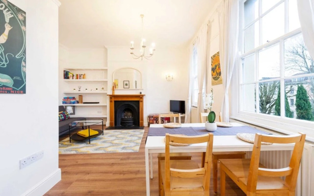 The Parade: Central Flat With Parking