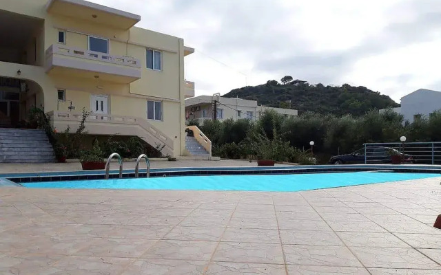 Litinas Apartments