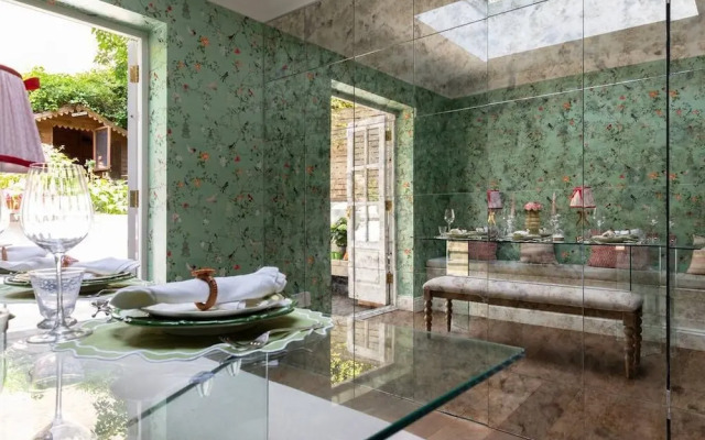 Westbourne Park Road Xvii by Onefinestay