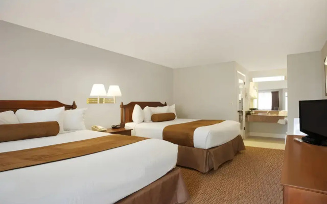 Clarion Pointe Mount Vernon - Burlington