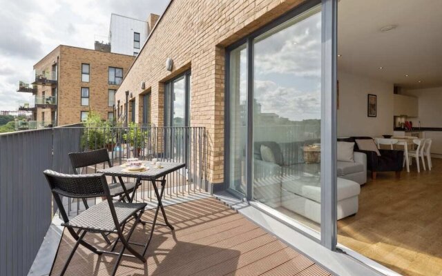 Modern 1Bed W Balcony In Bromley, 7Mins To Tube