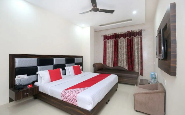 OYO 10318 Hotel Sukhman Residency