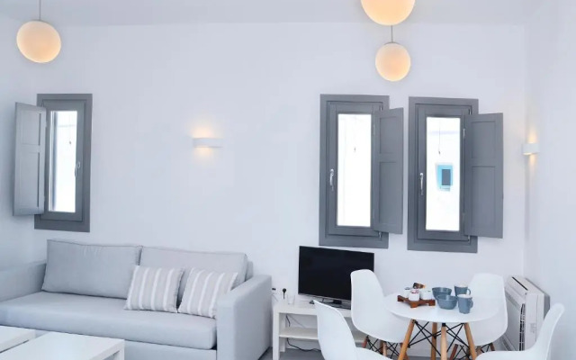 Ionathan Koufonisia Suites