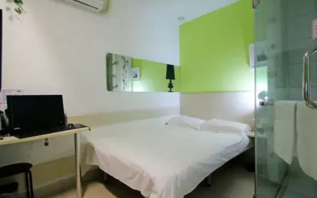 100 Hotel