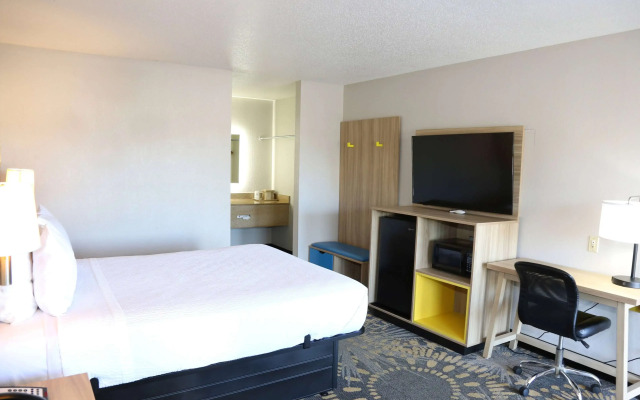 Days Inn by Wyndham Monroe LA