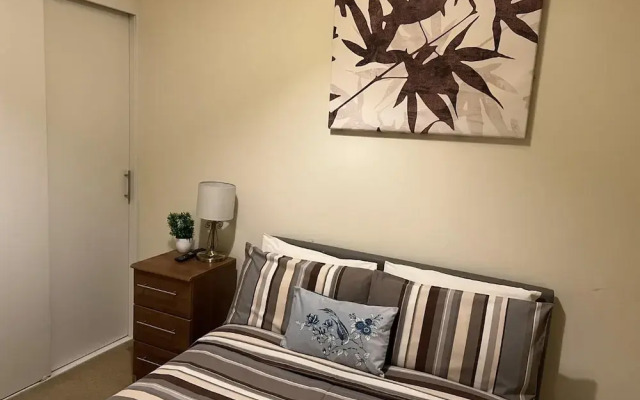 Lovely Twin 2-flats Condo In Aberdeen-no Party