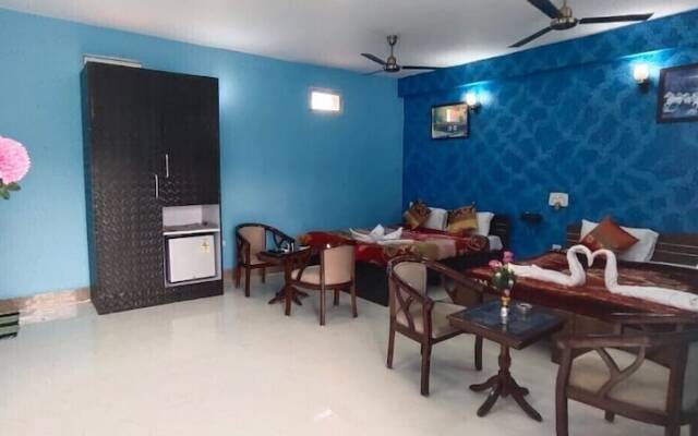 Hotel Anand Lok