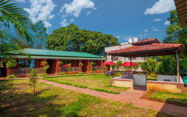 OYO 11483 Hotel Oakwood