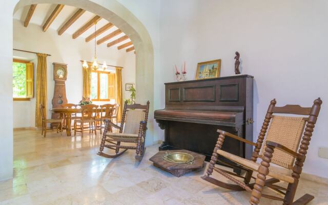 ES Senyors DE SON Amora