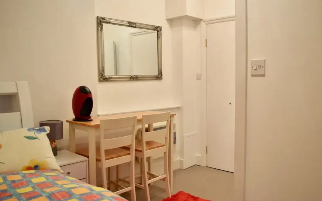 Bright Studio Flat in Knightsbridge