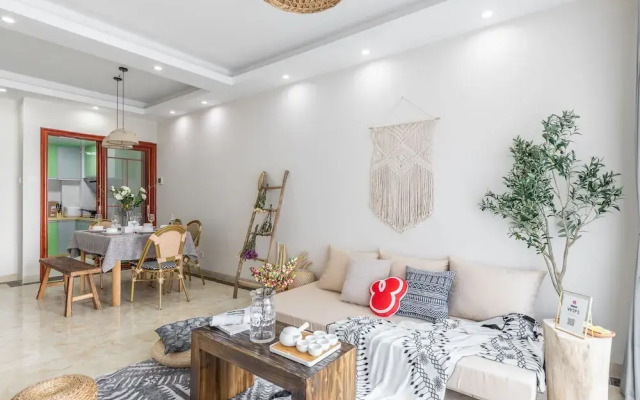 Locals Boutique Apartment WanzaiCEC No.5
