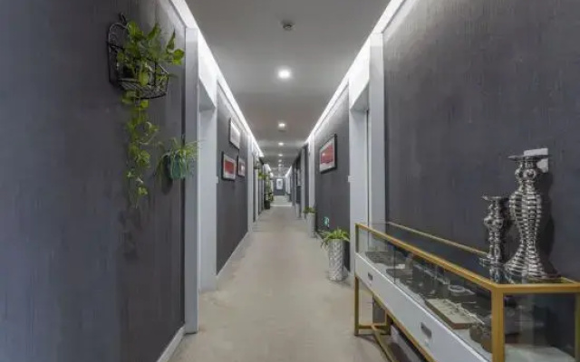Deep Blue City Hostel