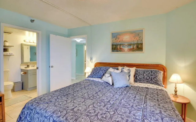 Ocean-view Condo w/ Balcony on Daytona Beach!