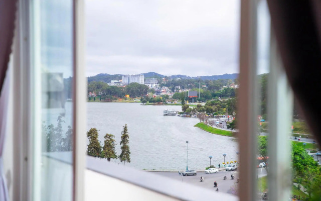 Nhat Tan Hotel