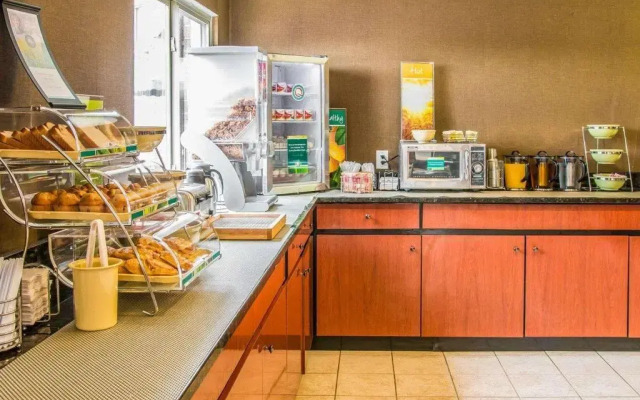 Quality Inn and Suites Airport
