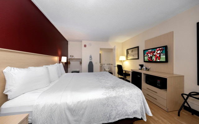 Red Roof Inn PLUS+ & Suites Naples Downtown-5th Ave S