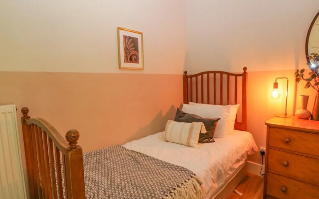 The Coach House - Holmwood