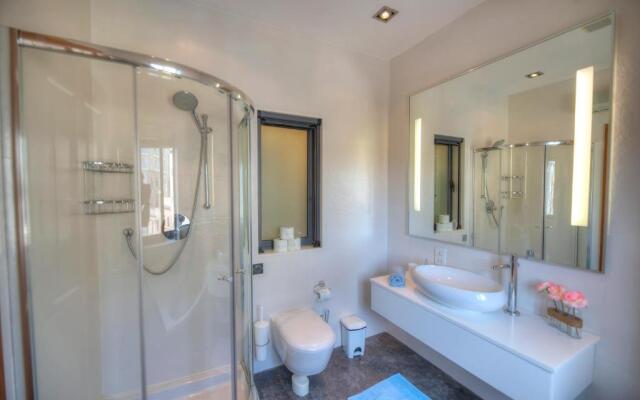 Bright and spacious 3 bedroom apartment with breathtaking views - GOSLM3