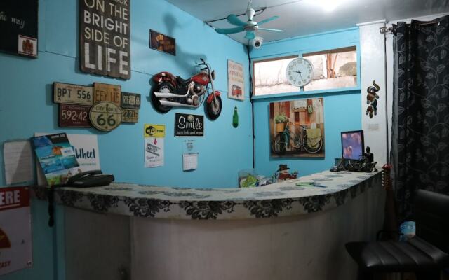 8Th Street Guesthouse Hostel