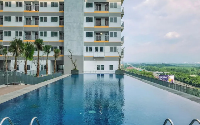 Warm And Homey Studio At Royal Sentul Park Apartment