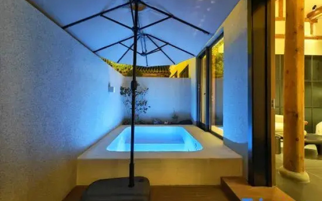 Qingmo · Private Hot Spring · Homestay (Xinzhou Ancient City)